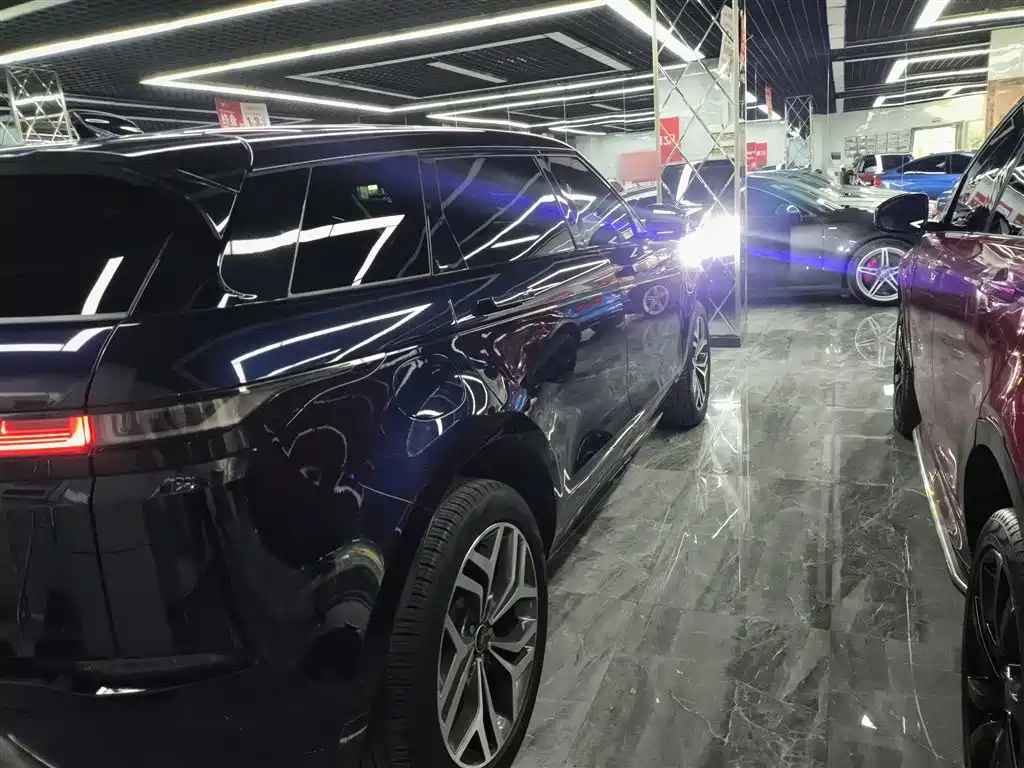 Land Rover Range Rover Evoque New Energy 2021 Range Rover Evoque L P300e Luxury фото 24