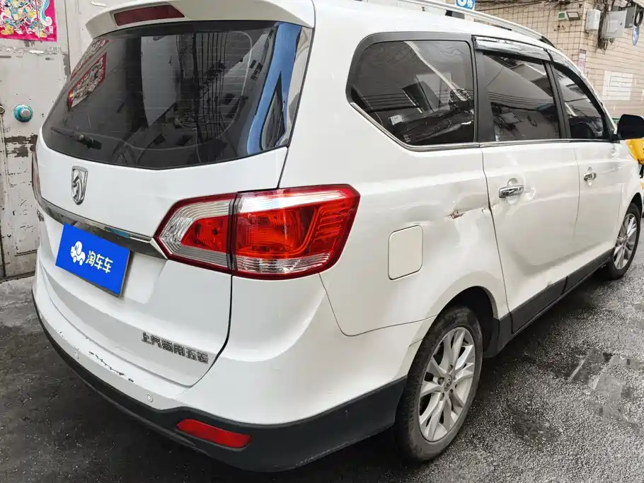 Baojun 730 2014 2014 1.5L Manual Luxury 7-seater