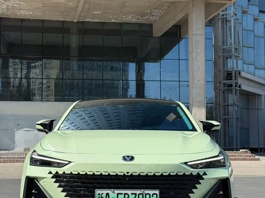 Changan UNI-V iDD 2023 2023 ZhiDian iDD 1.5T 113km Smart Fun Edition
