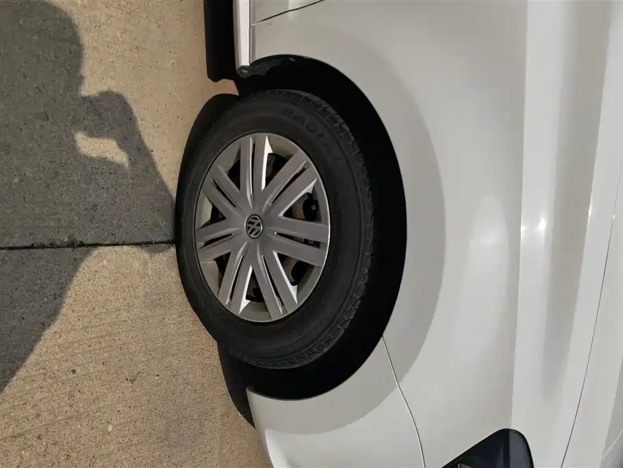 Volkswagen Polo 2016 1.4L Automatic Trend фото 6