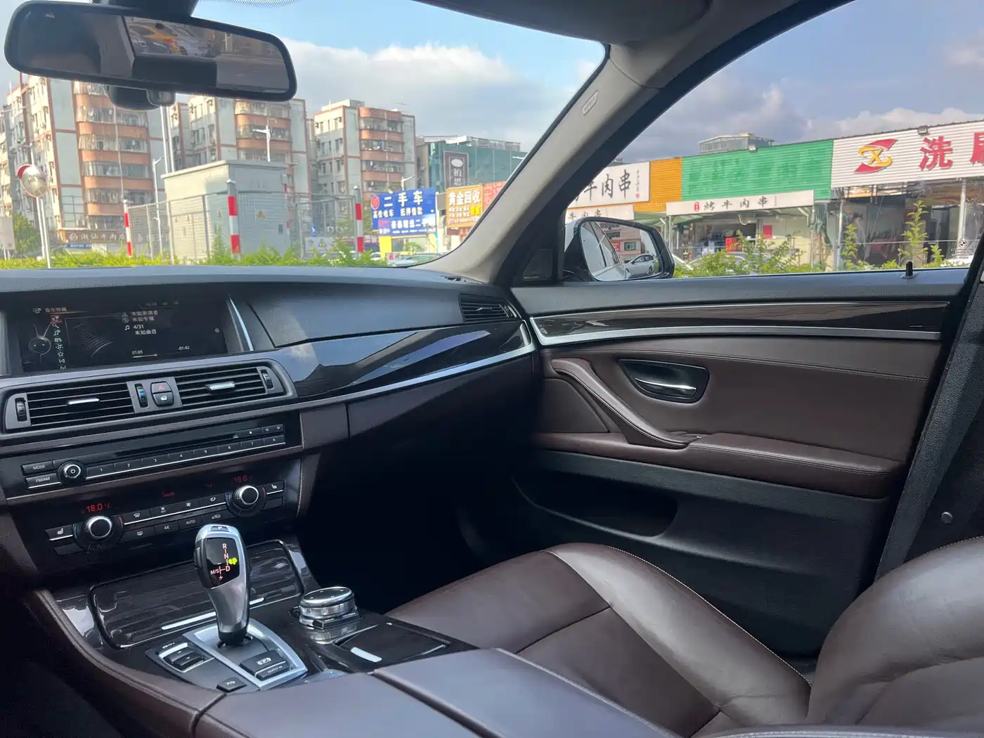 BMW 5 Series 2017 525Li Luxury Design Package фото 23