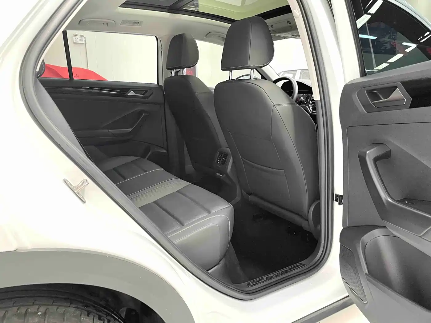 Volkswagen T-ROC 2022 280TSI DSG 2WD Comfort PLUS фото 11