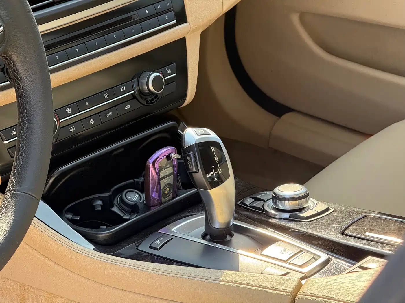 BMW 5 Series 2012 523Li Luxury фото 18