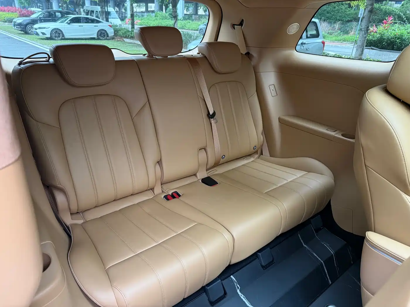 Voyah Auto Voyah Dreamer 2025 Model PHEV 4WD Premium QianKun Edition фото 15