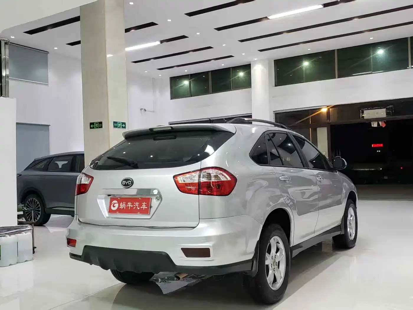 BYD S6 2014 2014 2.4L Automatic Flagship 5-seater