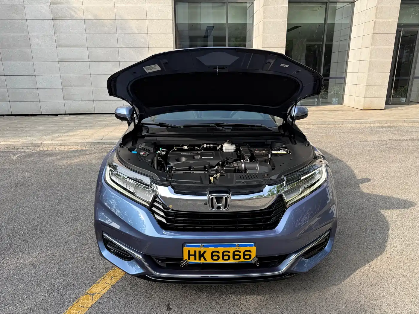 Photo 16 - Honda Avancier