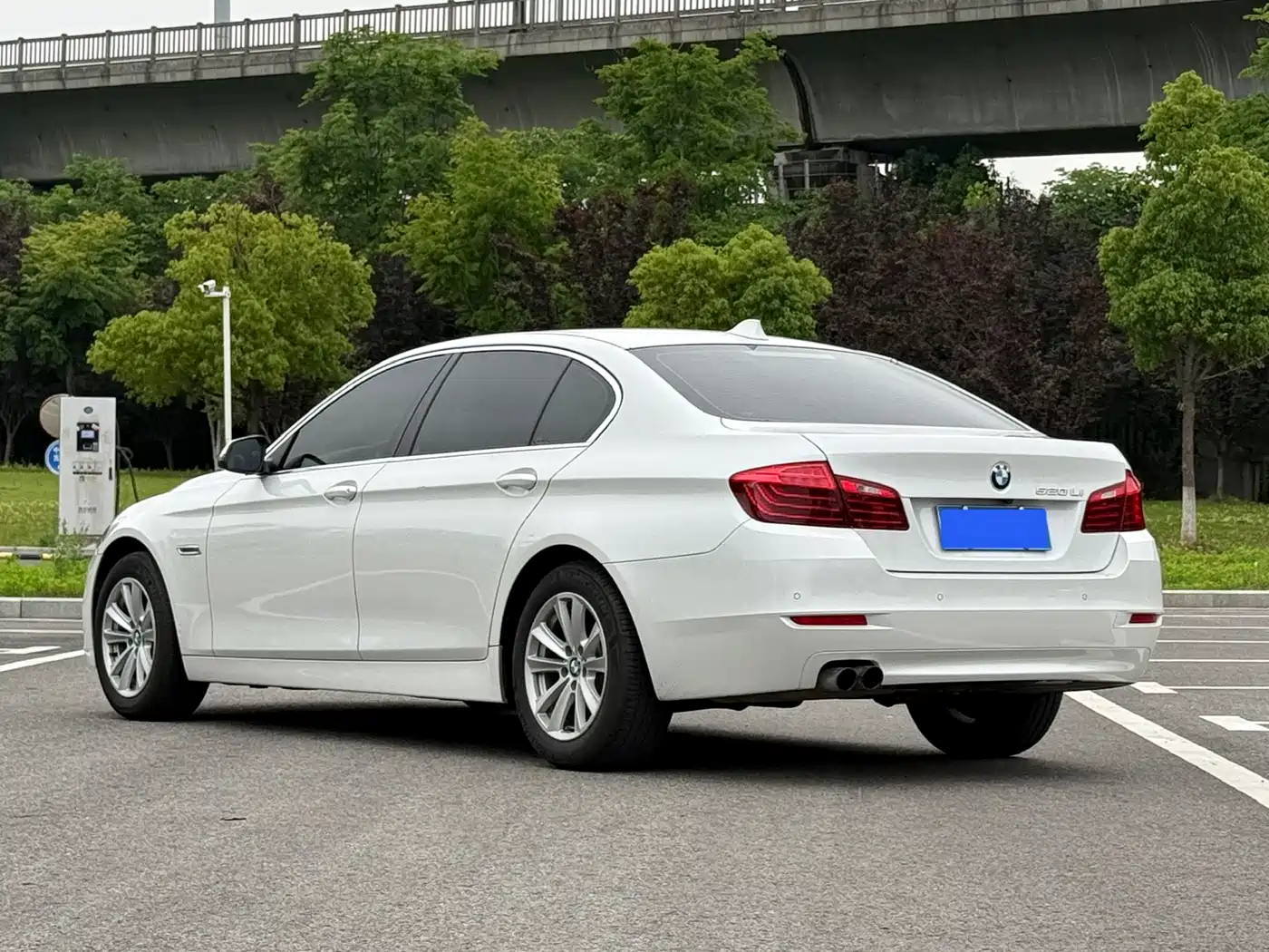 BMW 5 Series 2017 520Li Classic Edition фото 4