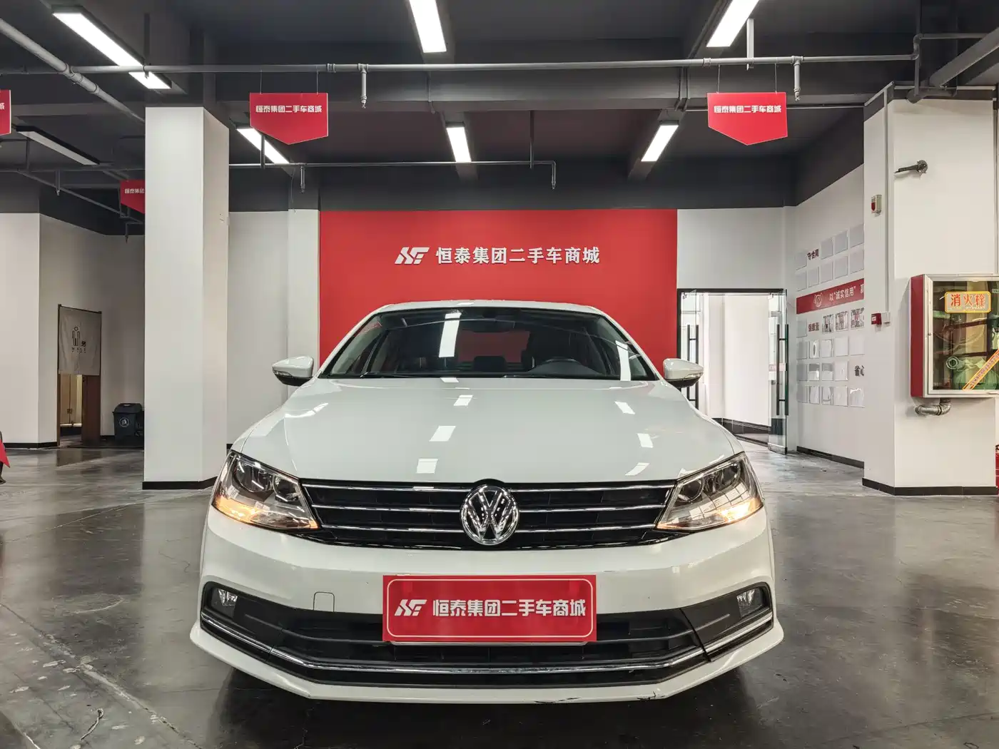 Volkswagen Sagitar 2018 1.6L Automatic Comfort фото 2