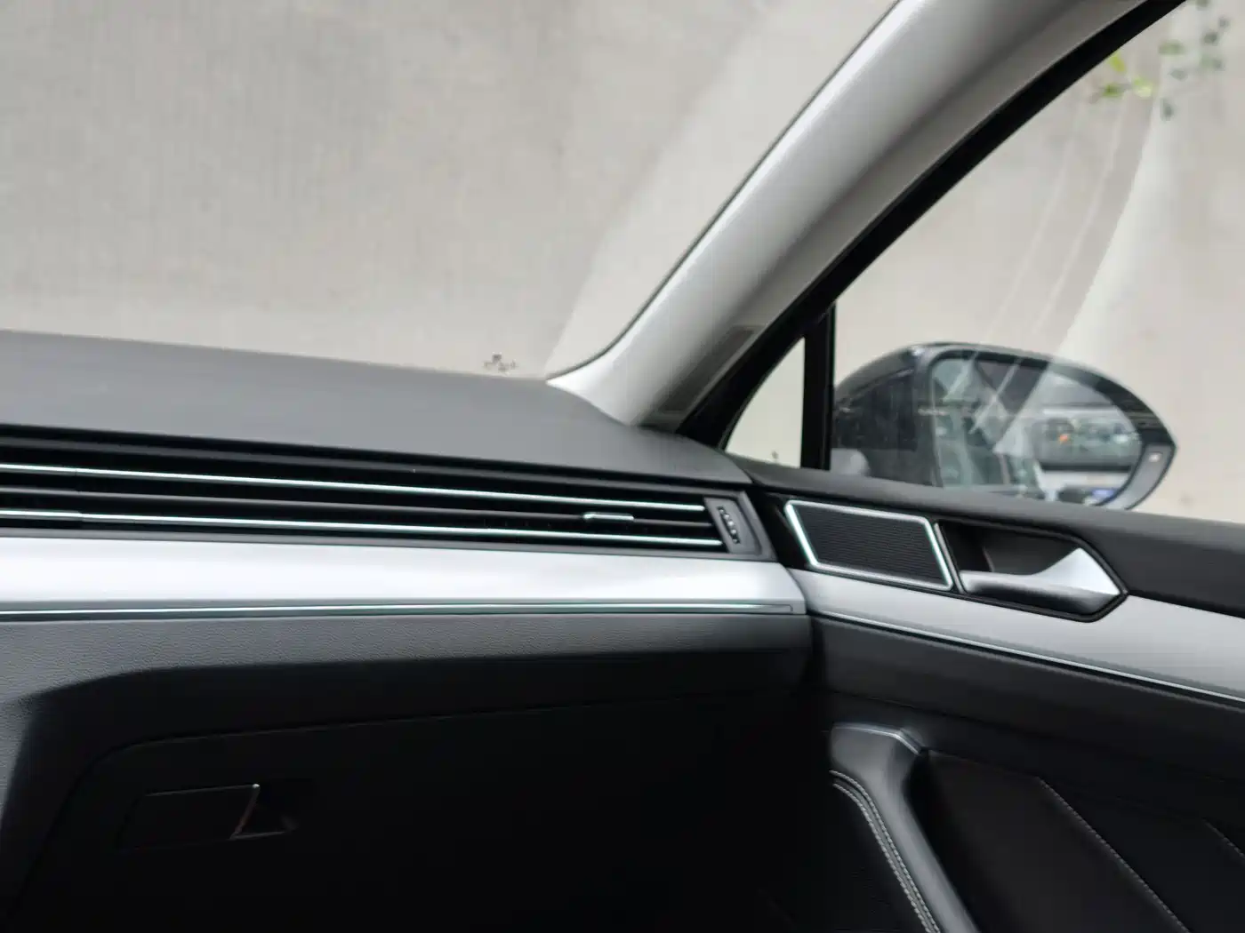 Volkswagen Magotan 2023 2 Million Units Commemorative Edition 280TSI DSG Comfort фото 17