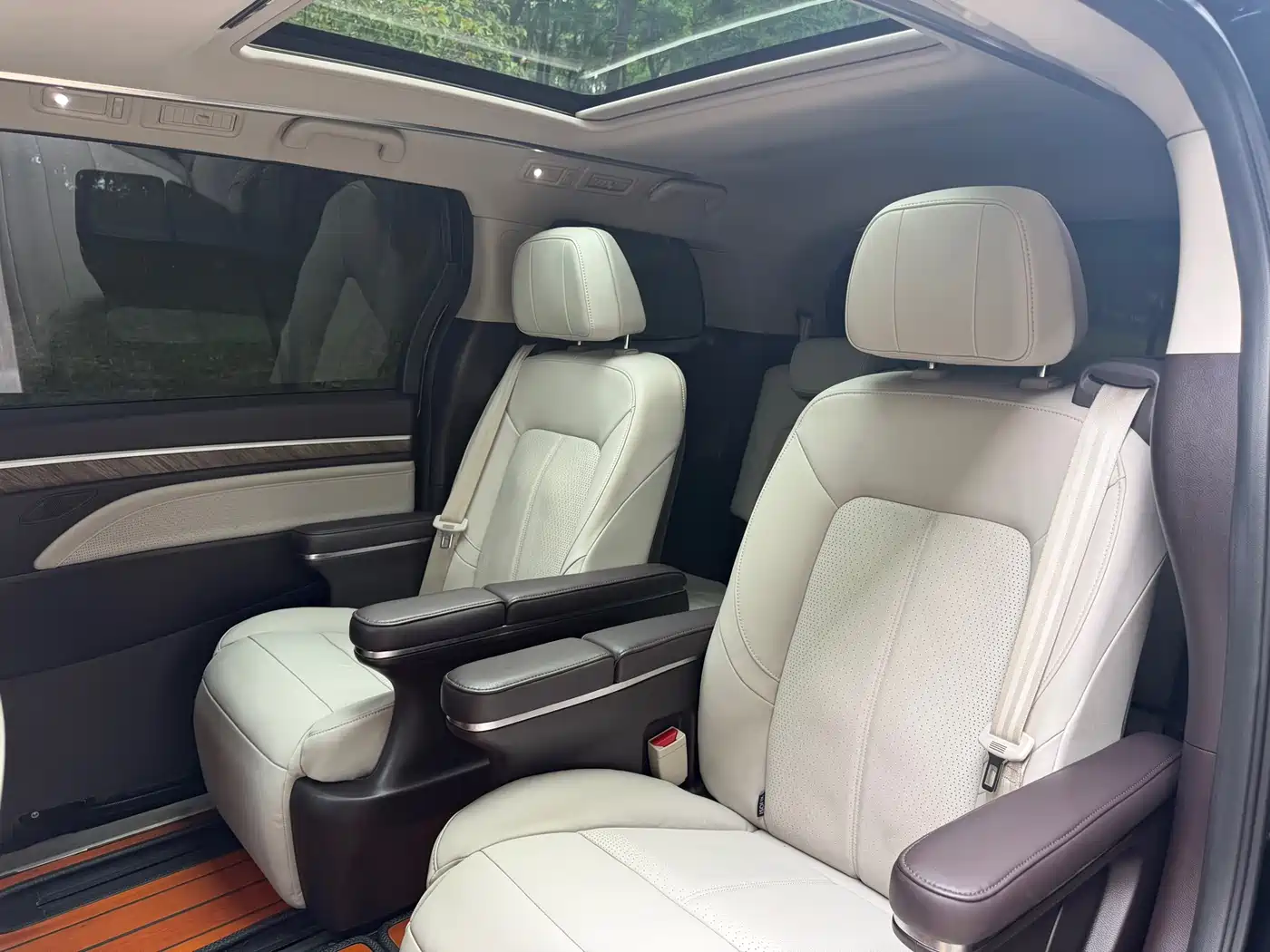 GAC Trumpchi Trumpchi M8 2021 Leading Show Series 390T Prestige Edition фото 10