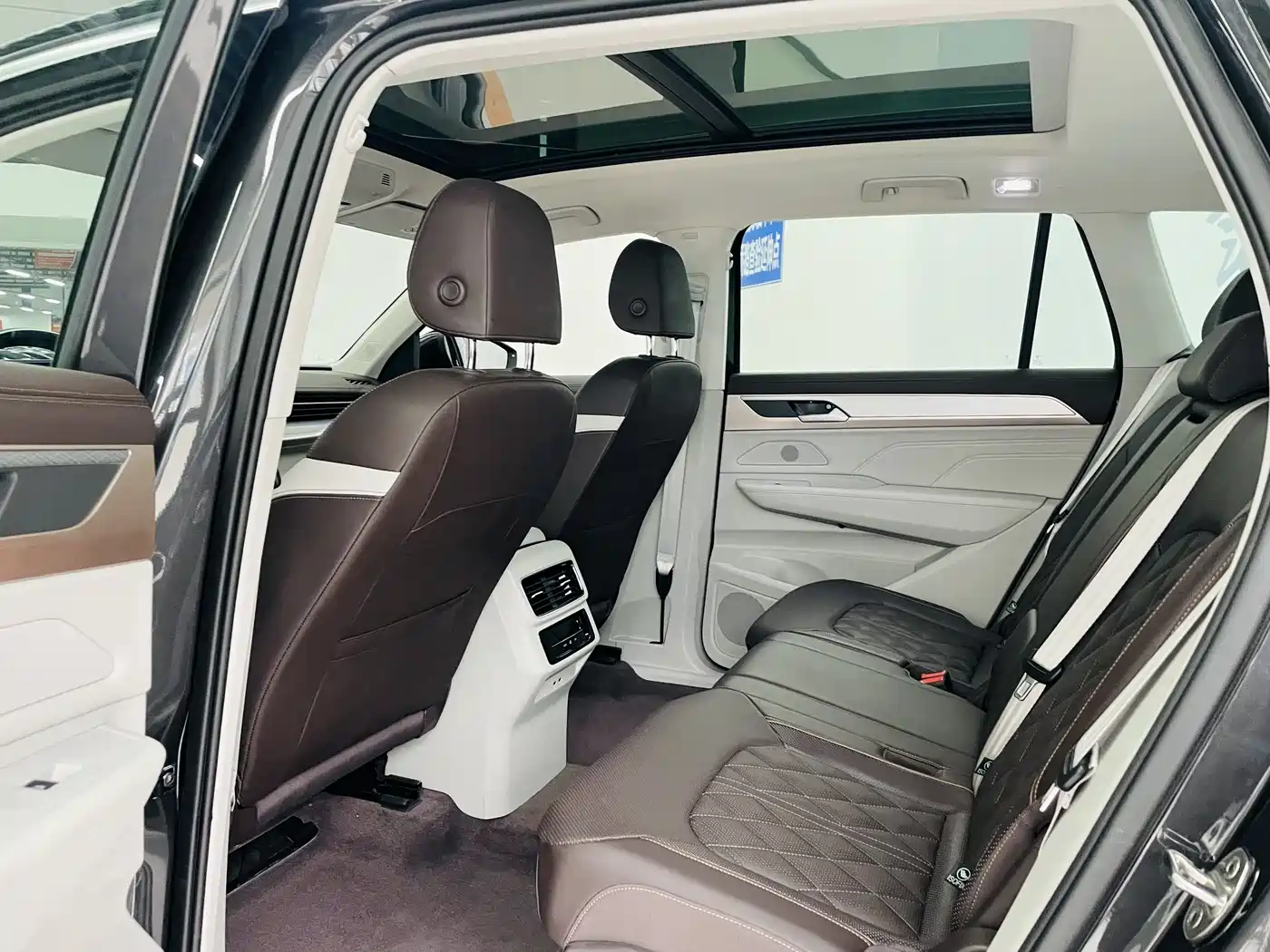 Volkswagen Talagon 2023 380TSI 4WD R-Line Touring Edition фото 10