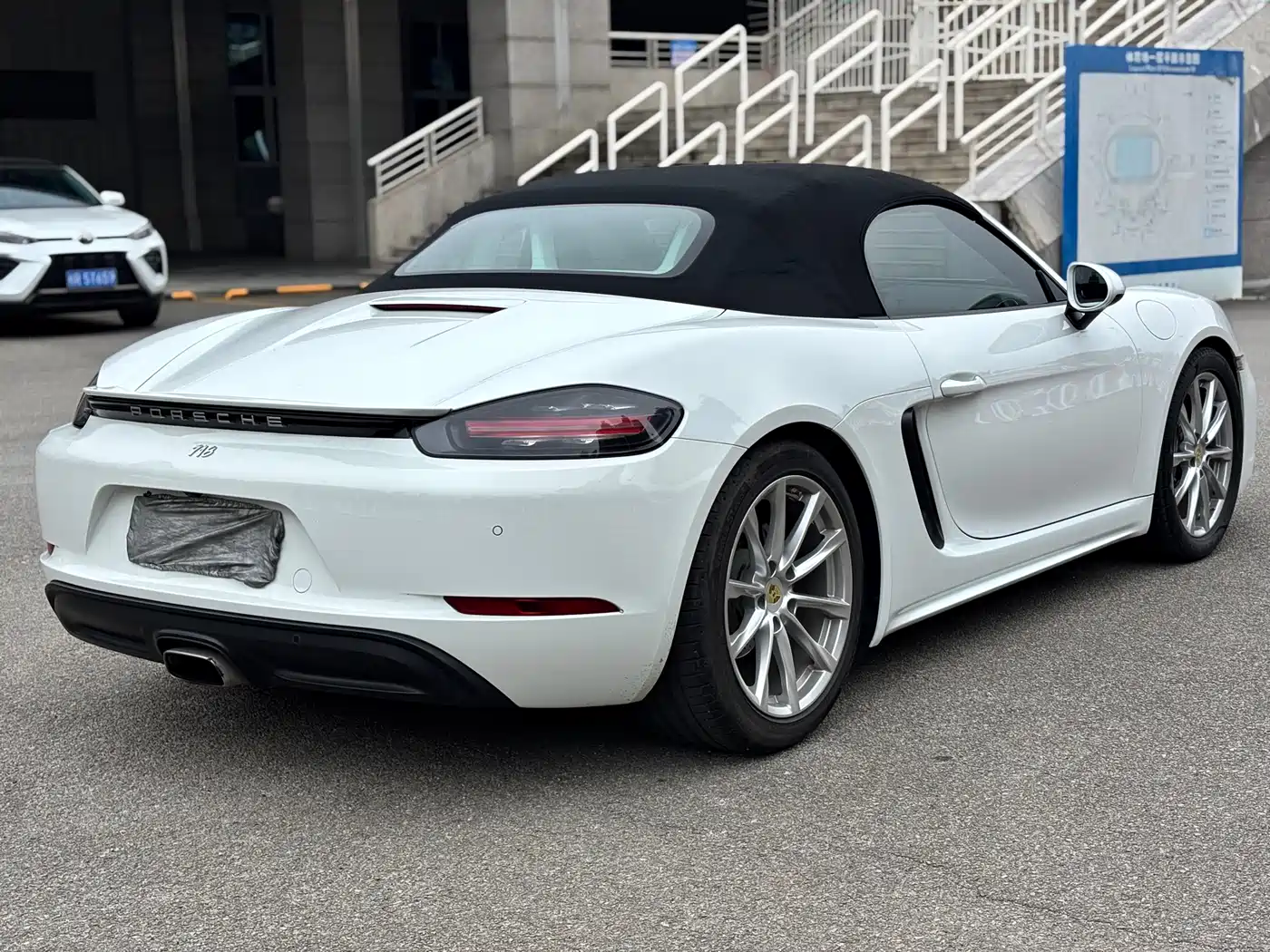 Porsche 718 2018 Boxster 2.0T фото 9