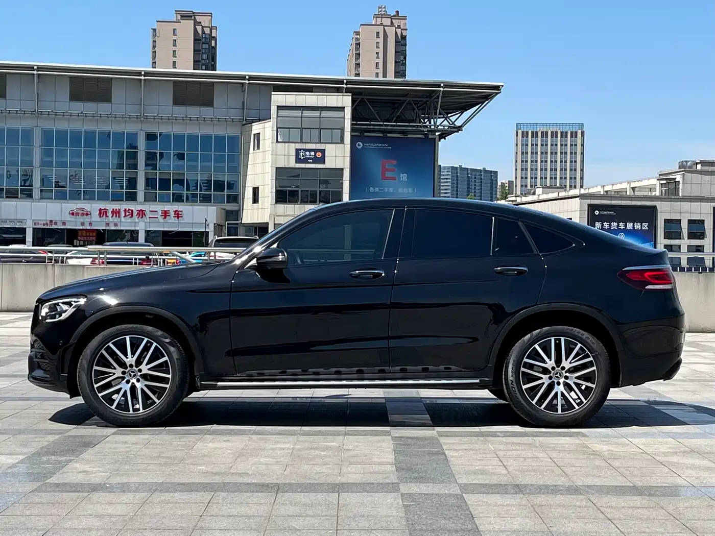 Mercedes-Benz GLC Coupe 2021 GLC 300 4MATIC Coupe SUV фото 3