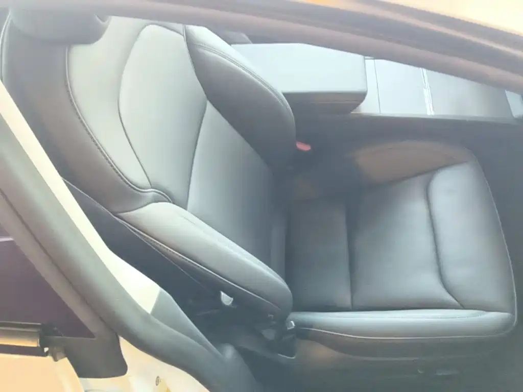 Tesla Model 3 2026 2025 Model Year Facelift Rear-Wheel Drive