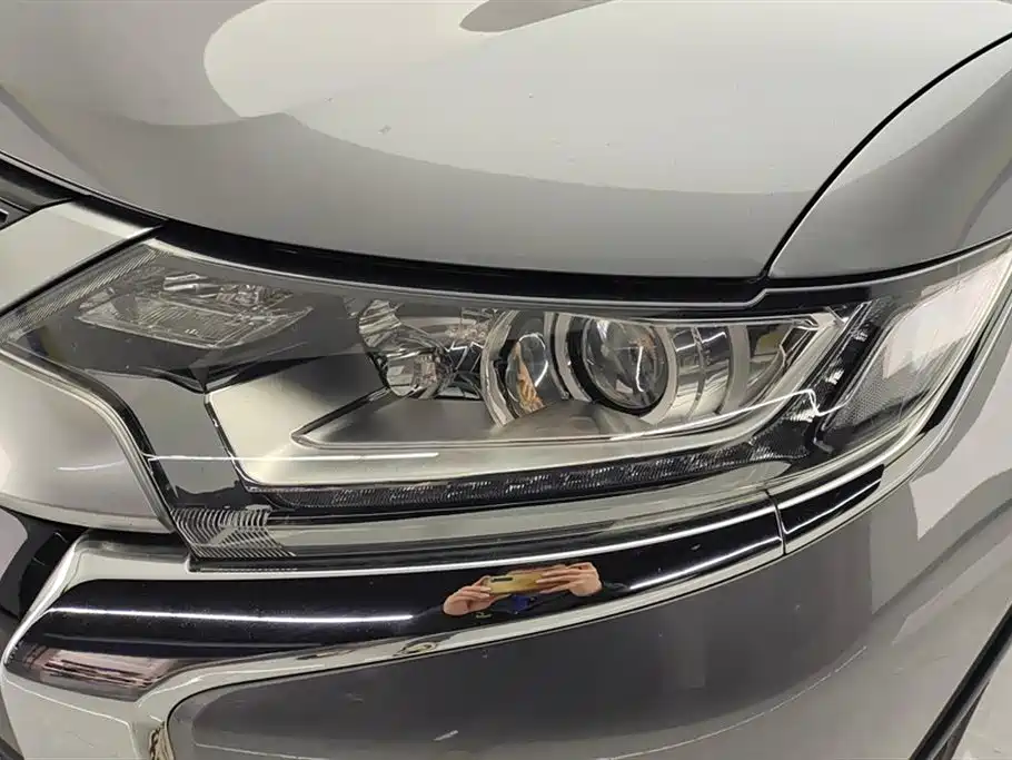 Mitsubishi Outlander 2020 2.0L 2WD Premium 5-seater фото 5