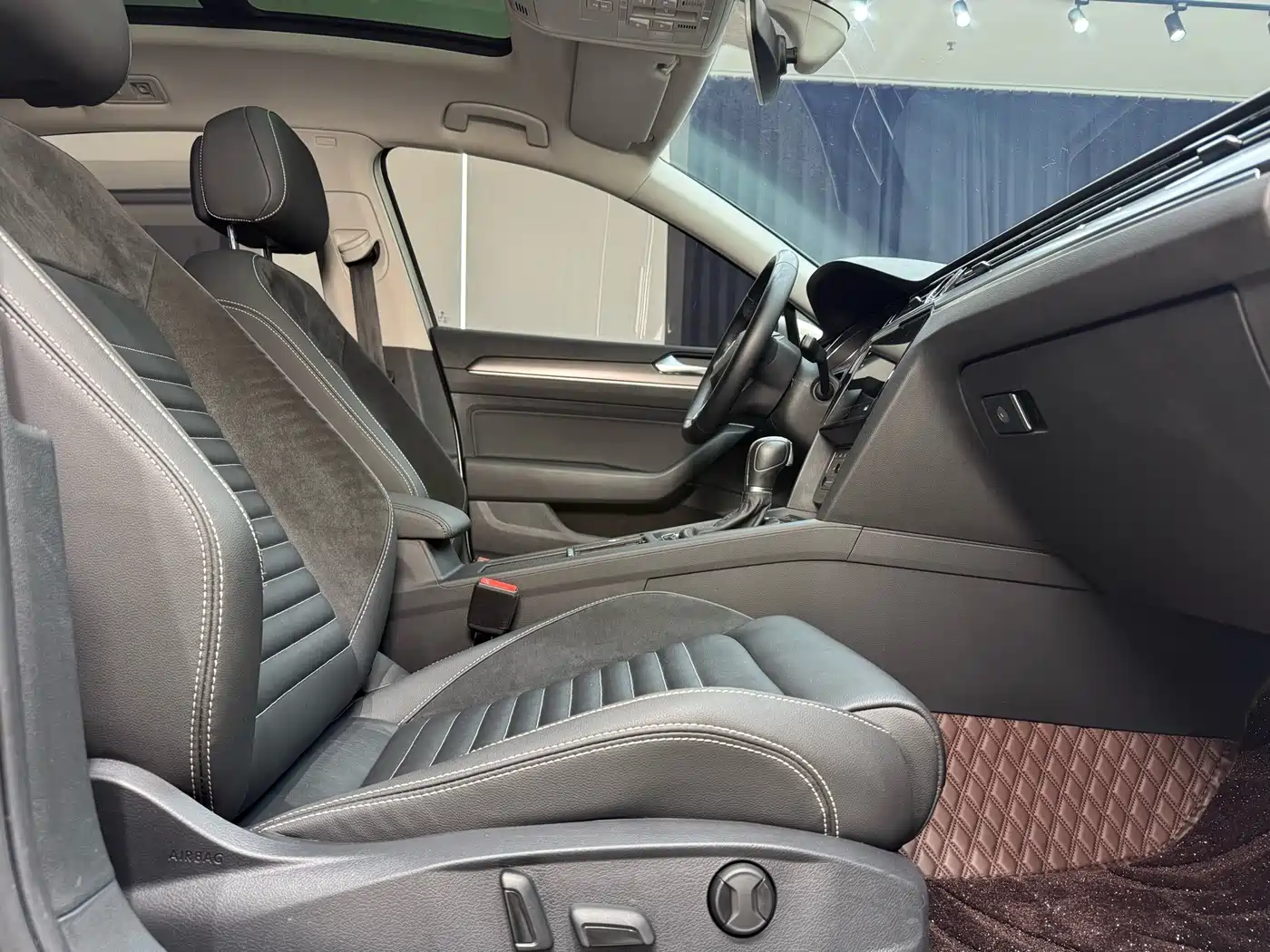 Volkswagen Magotan 2020 280TSI DSG Leading фото 32