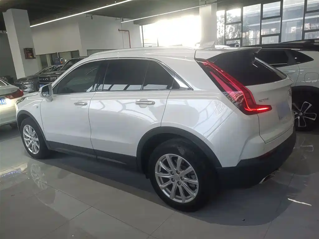 Cadillac XT4 2021 28T FWD Technology Edition фото 5