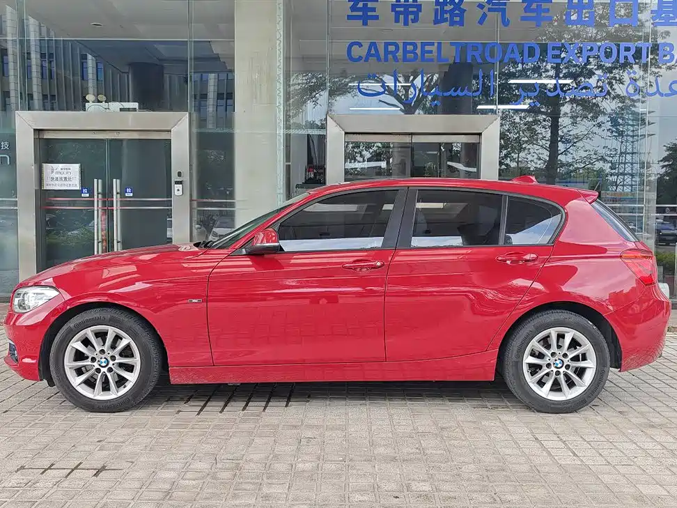 BMW 1 Series (Import) 2015 118i Urban Design Package фото 4