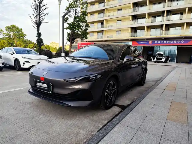 Roewe Roewe D7 2023 DMH 125km Beyond Edition