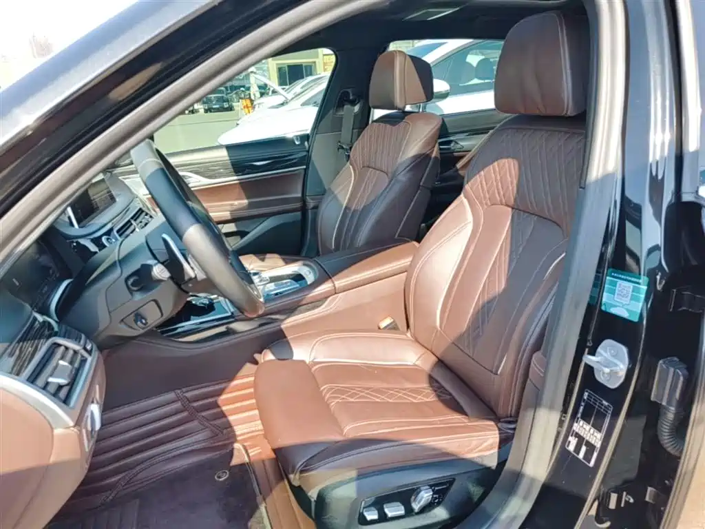 BMW 7-SERIES