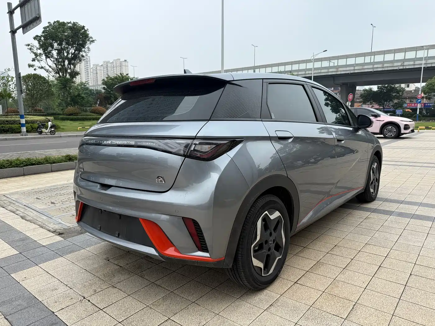 BYD Dolphin 2021 Model 405km Fashion Edition фото 11