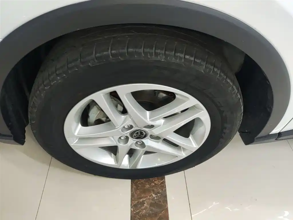 Toyota C-HR 2023 Model 2.0L Comfort Edition фото 23