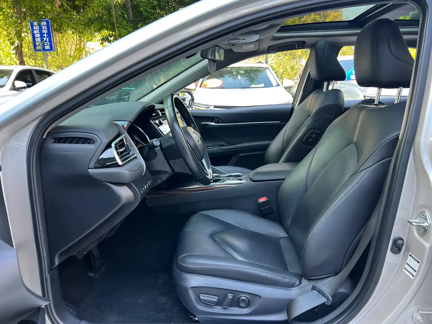 Toyota Camry 2019 2.5G Luxury Edition China VI фото 9