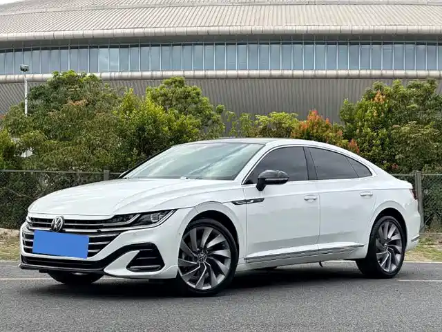 Volkswagen CC 380TSI, Яркий
