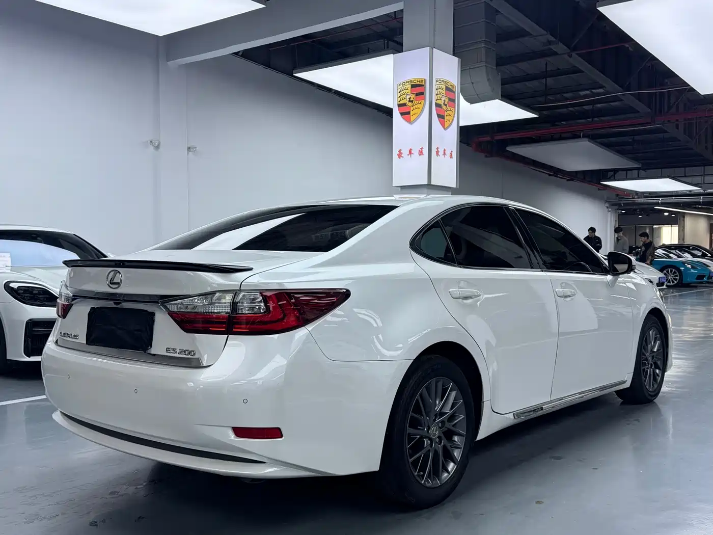 Lexus ES 2017 200 30th Anniversary Edition фото 20