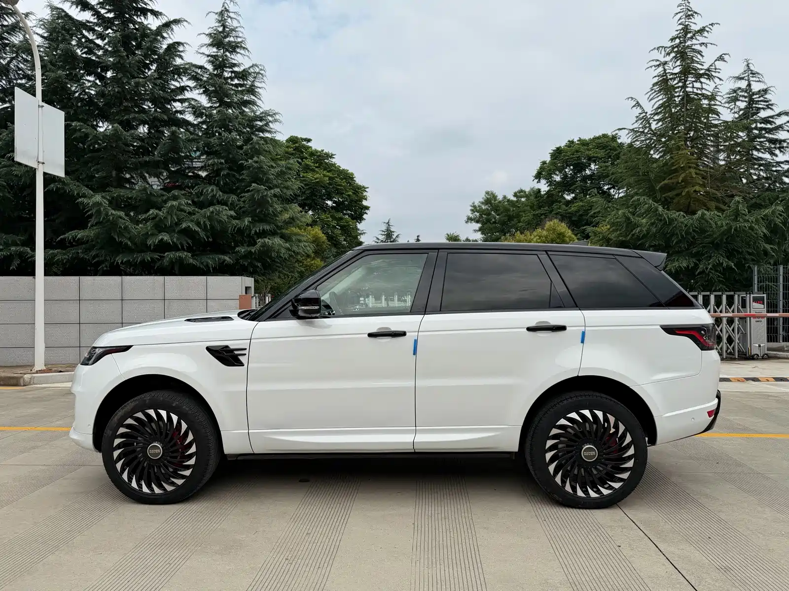 Фото 16 - Land Rover Range Rover Sport