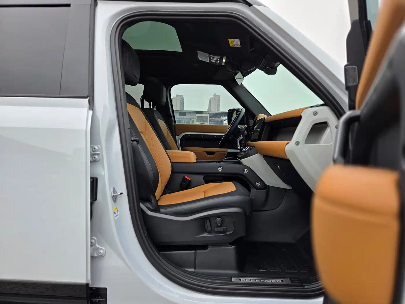 Land Rover Defender 2023 Facelift 110 3.0T P400 X-DYNAMIC HSE фото 18
