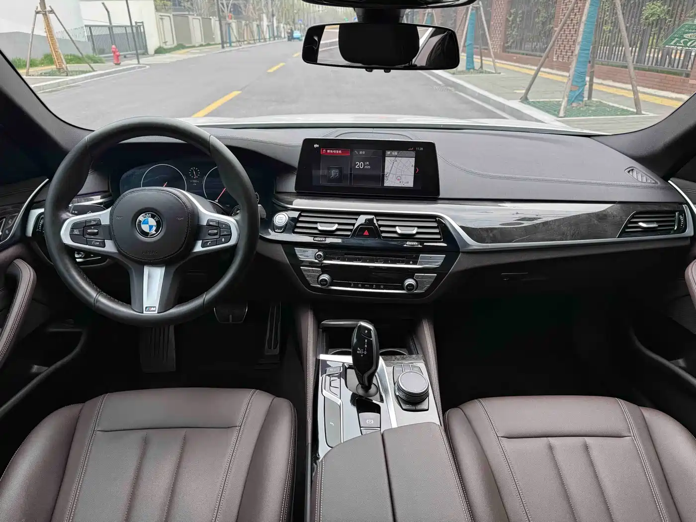 BMW 5 Series 2019 525Li M Sport Package фото 8