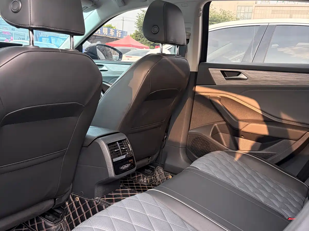 Volkswagen Sagitar, миниатюра 11