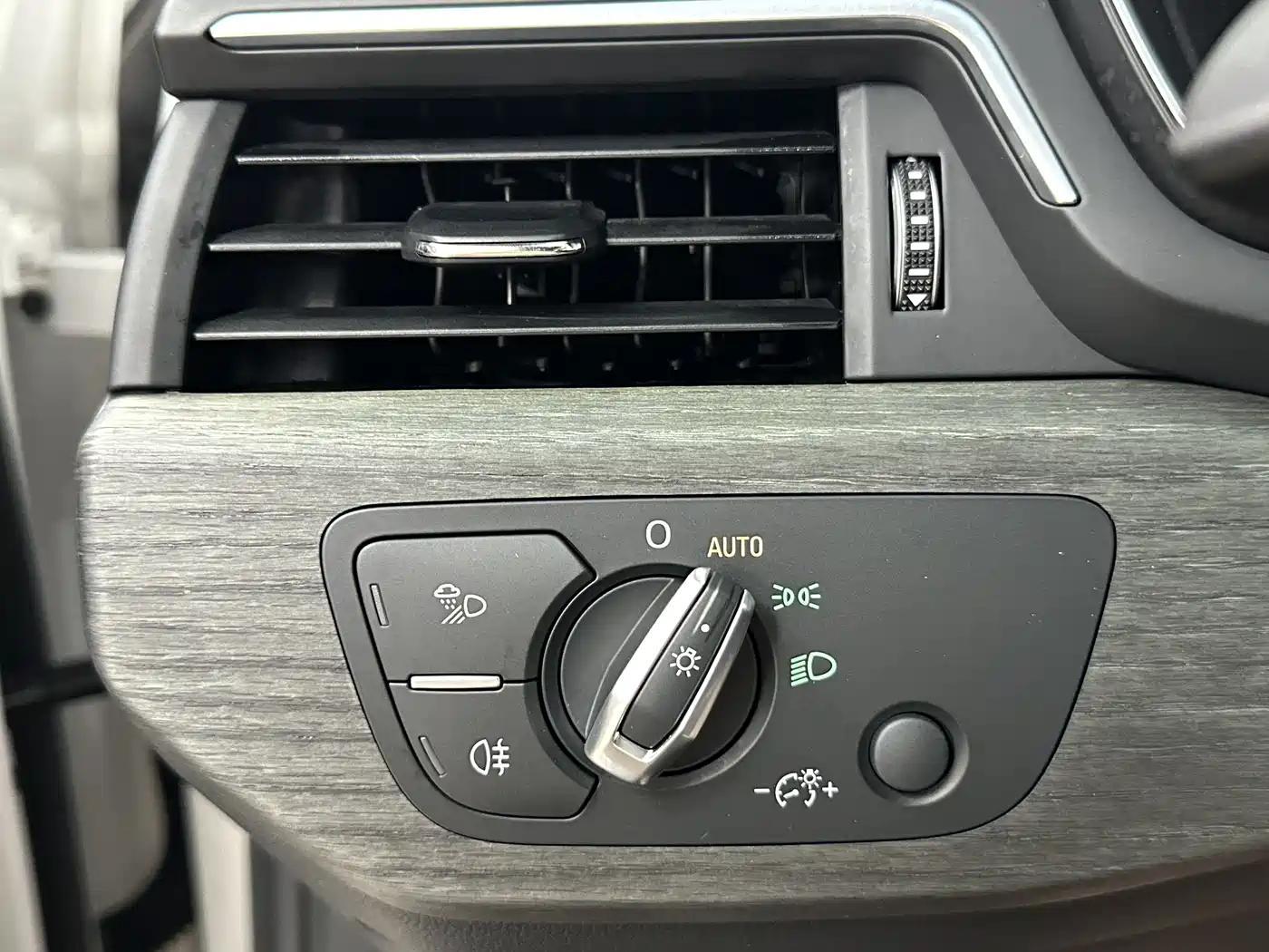 Audi A4L 2023 40 TFSI Luxury Sport фото 21