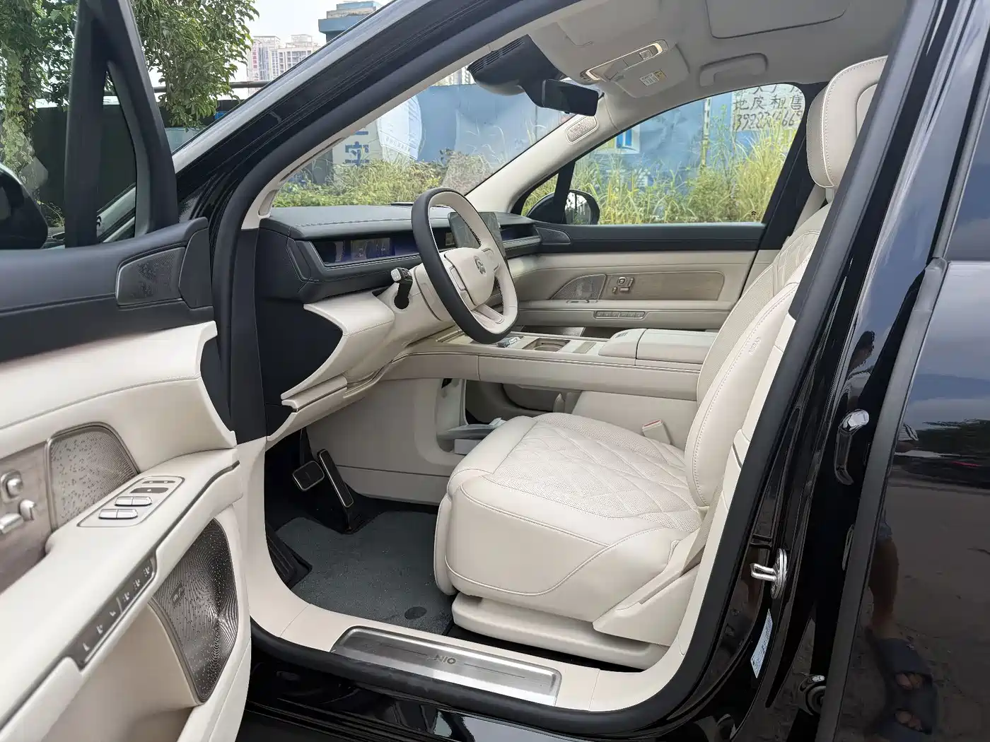 NIO ES8 2026 2025 Model 6-Seat Executive Luxury Edition
