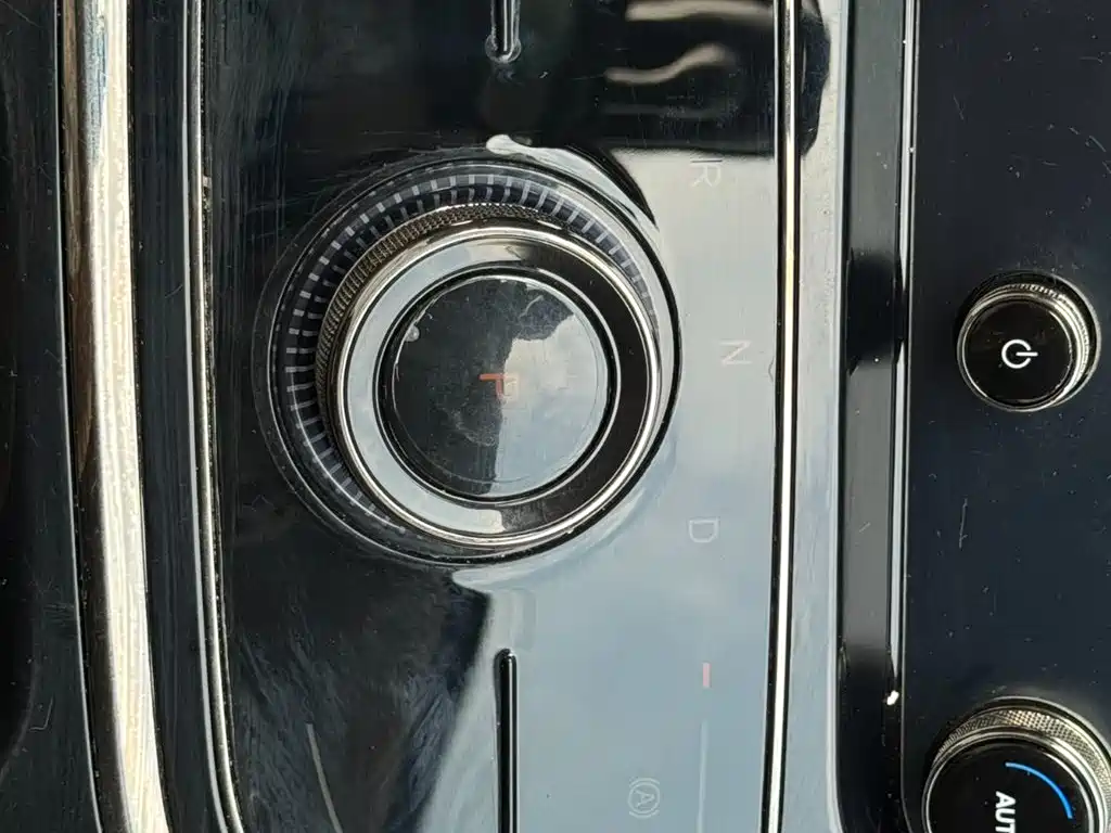NEZHA AUTOMOBILE NEZHA U
