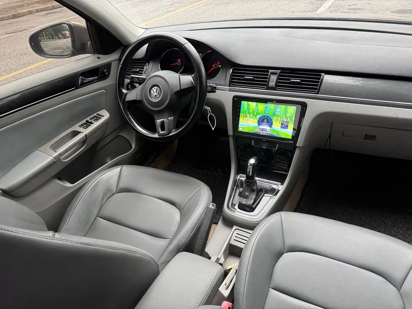Volkswagen Bora 2014 1.6L Automatic Fashion Edition фото 9
