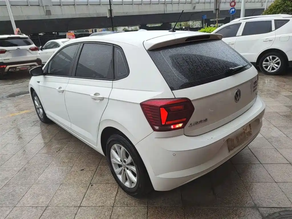 Volkswagen Polo 2019 Plus 1.5L Automatic Colorful Tech Edition фото 5