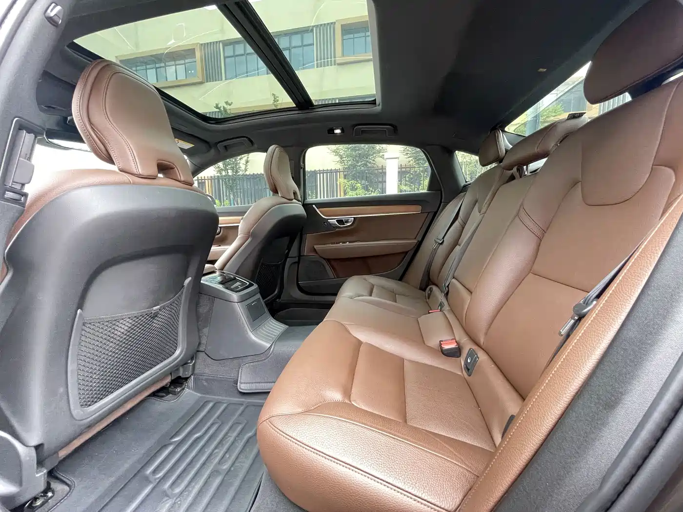 Volvo S90 Plug-in Hybrid 2021 2022 T8 Recharge Plug-in Hybrid Momentum Luxury Edition