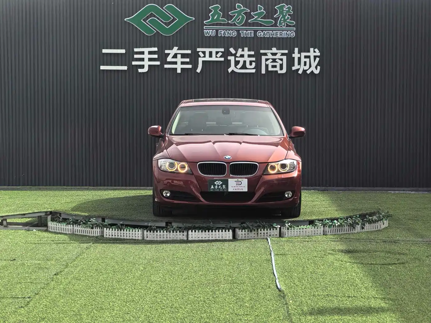 BMW 3 Series (Import) 2012 318i Leading фото 2