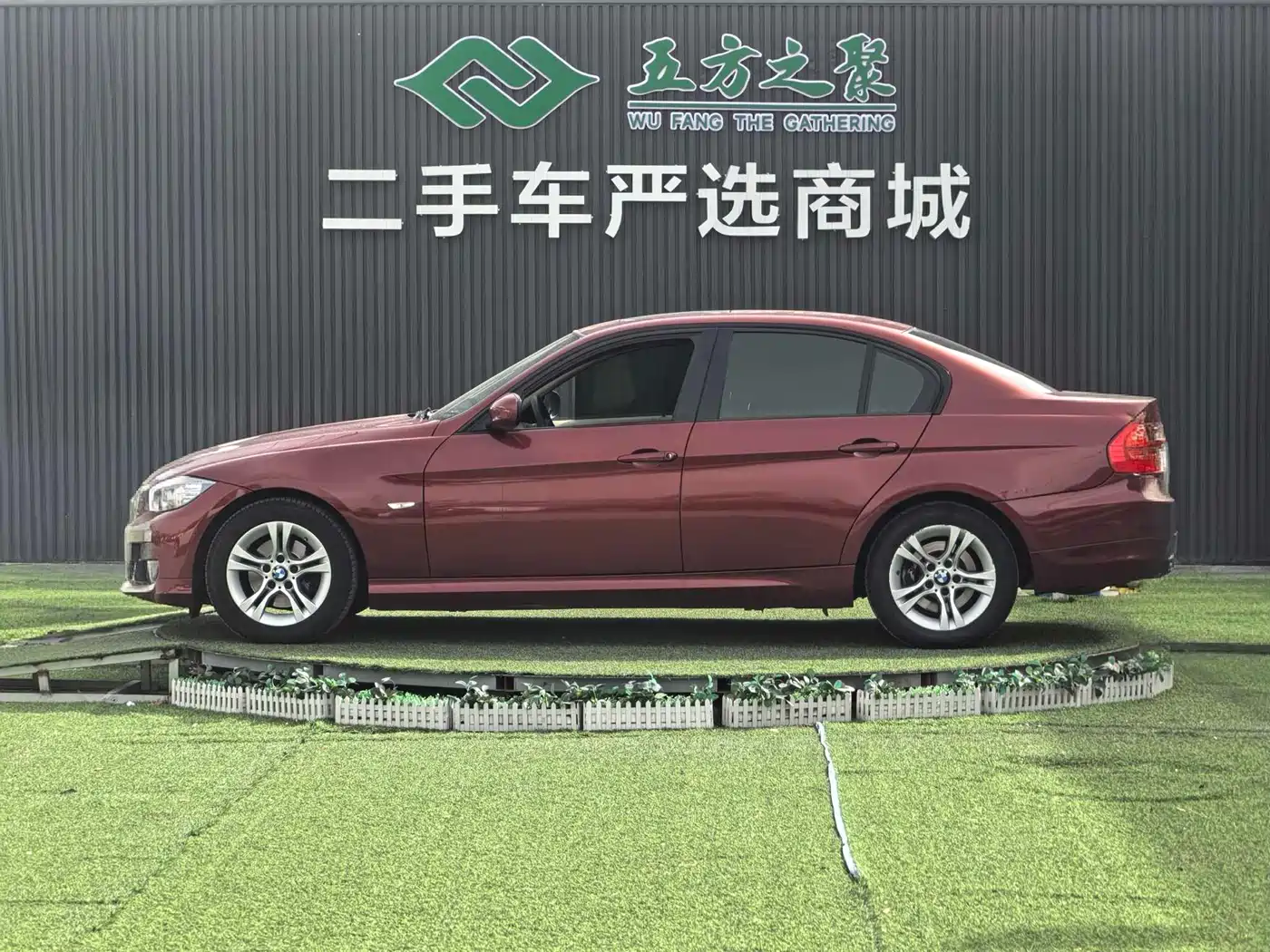 BMW 3 Series (Import) 2012 318i Leading фото 21