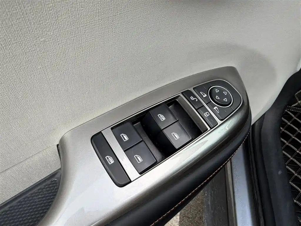 BYD Dolphin 2021 Model 405km Fashion Edition фото 15
