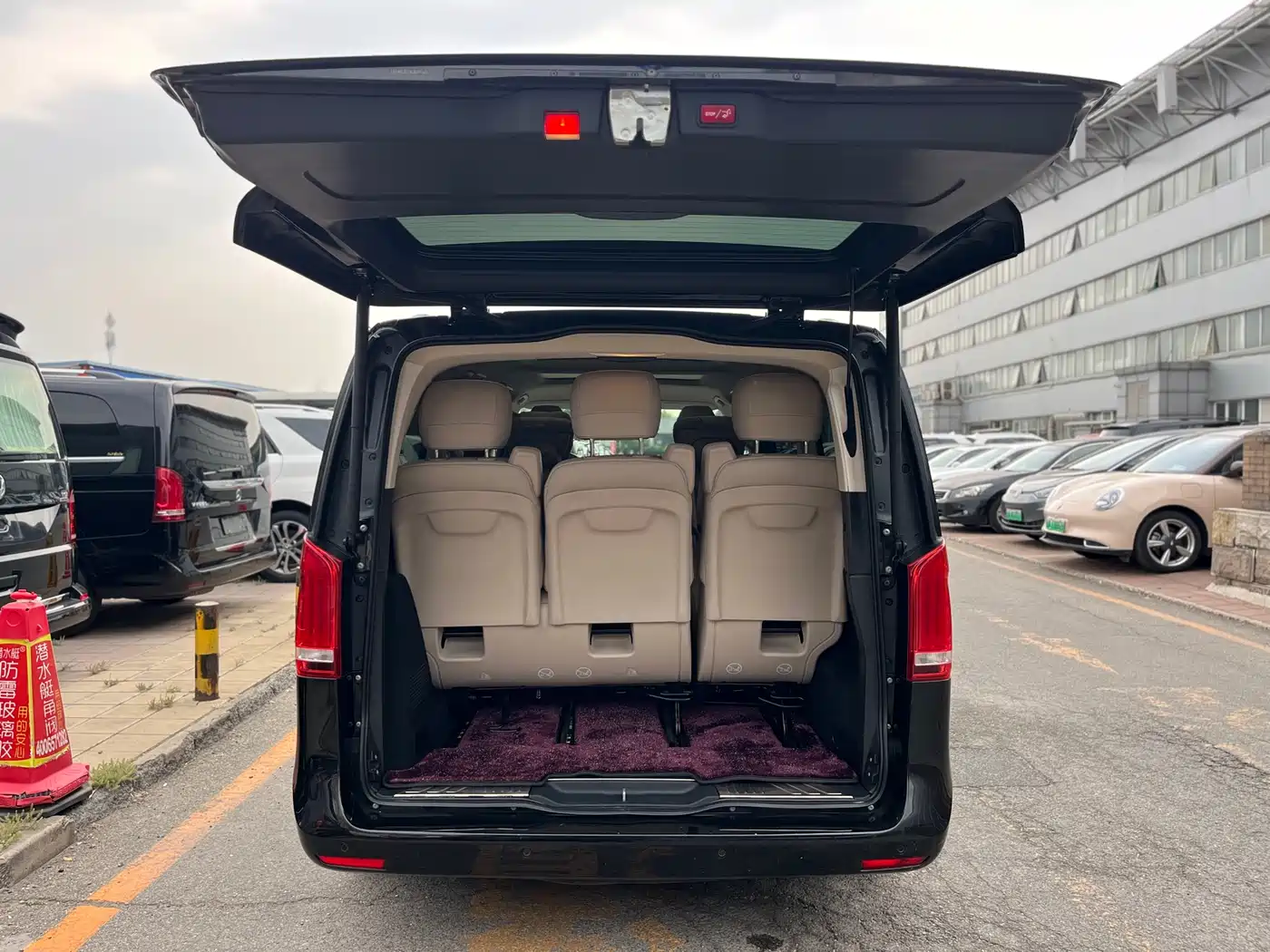 Mercedes-Benz V-Class 2018 V 260 L Premium Long Wheelbase Edition China VI фото 29
