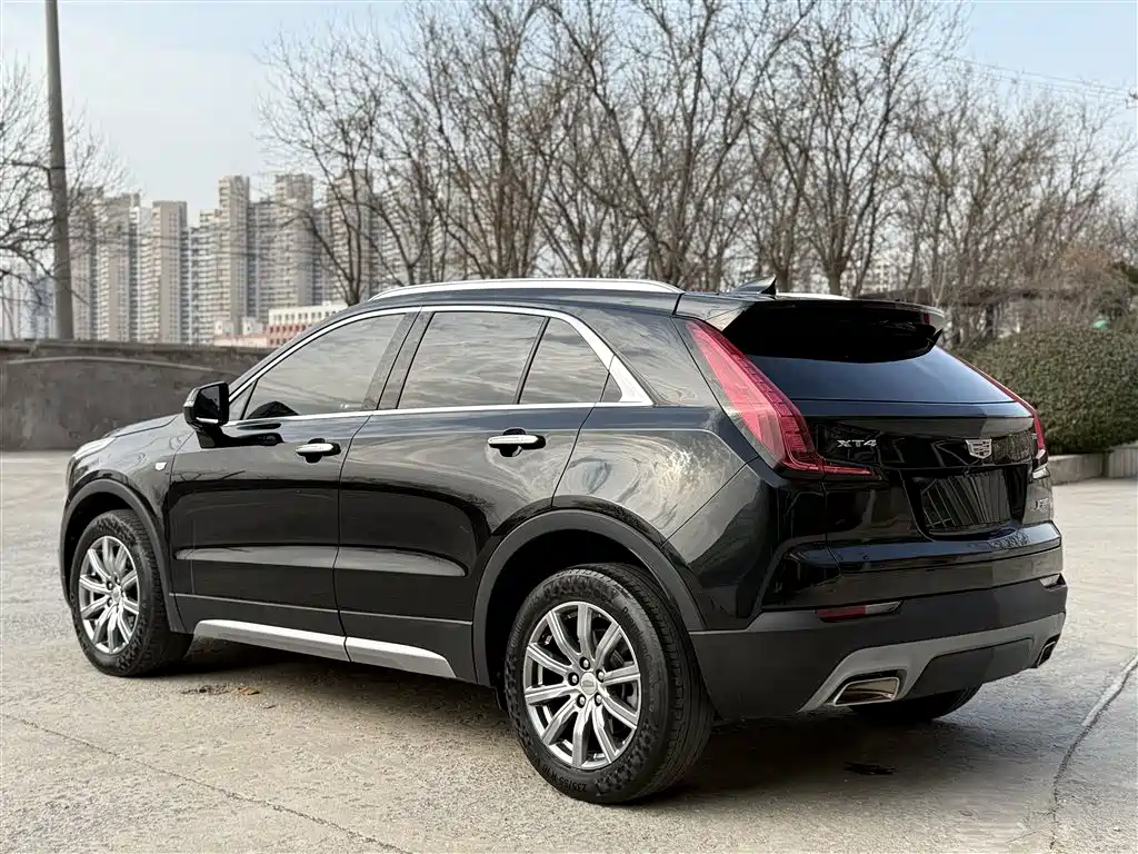 Cadillac XT4 2021 28T FWD Premium Edition фото 16