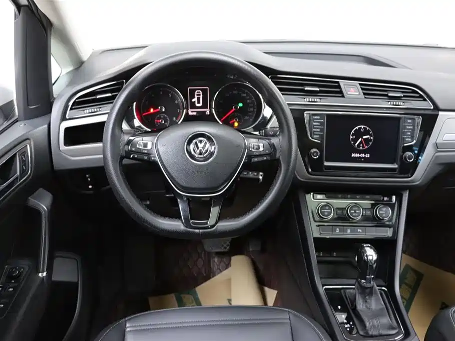 Volkswagen Touran 2018 Touran L 280TSI DSG Comfort 7-seater China V фото 27