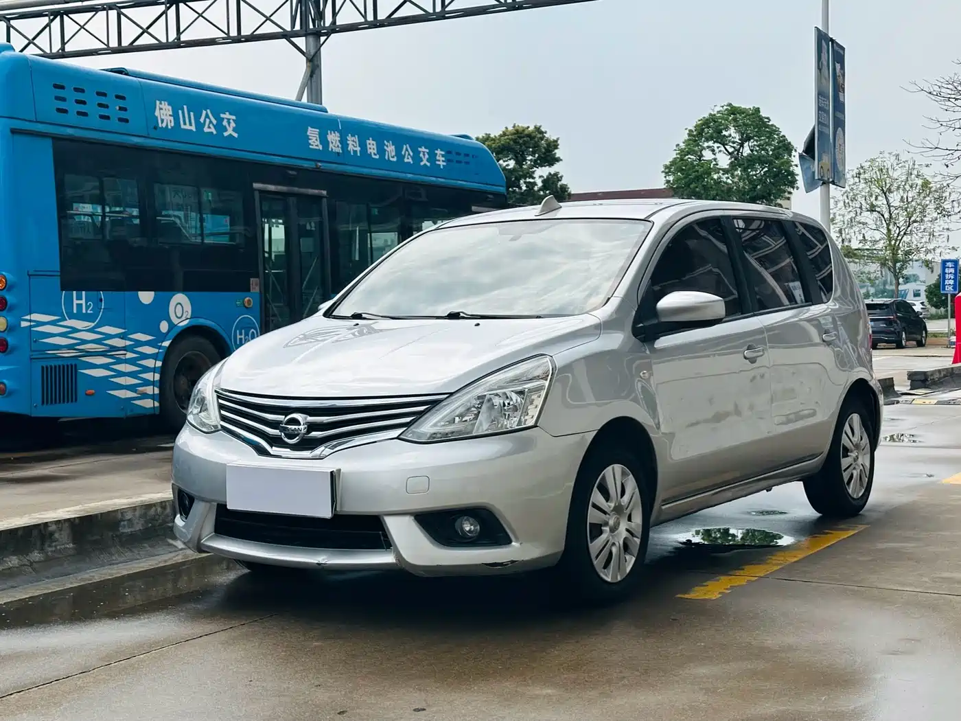 Nissan Livina 2015 2013 1.6XE CVT Comfort