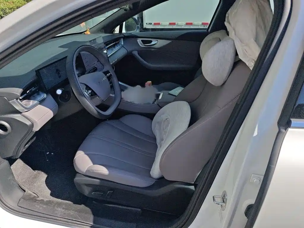 Roewe M7 DMH 2025 2025 1.5T 115km Standard
