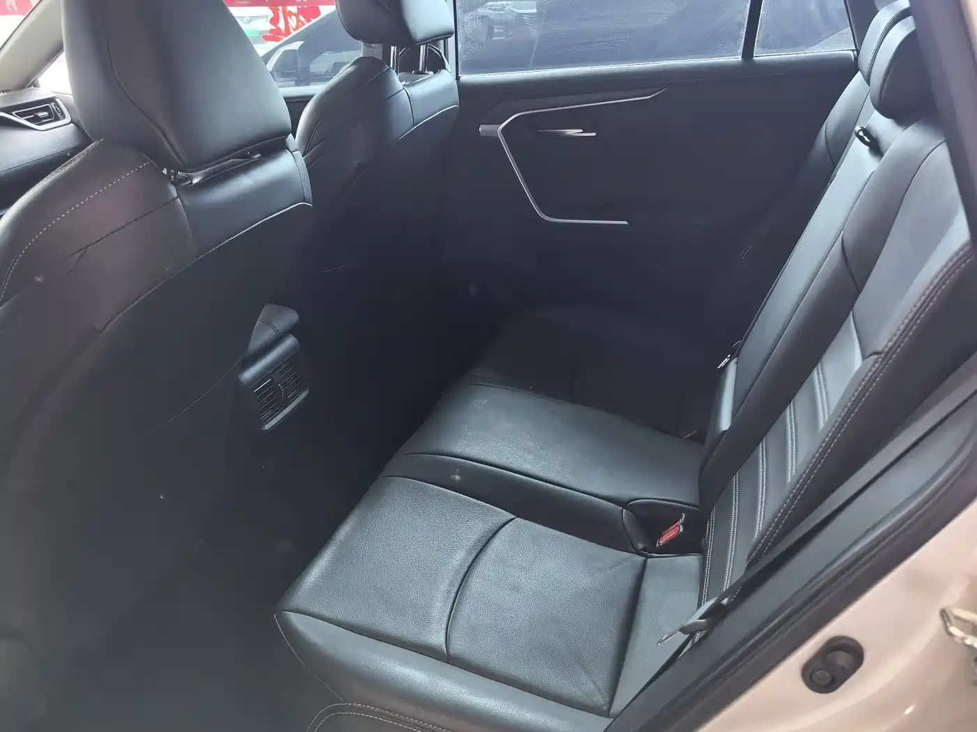 Toyota Wildlander 2021 2.0L CVT 2WD Luxury Edition фото 6