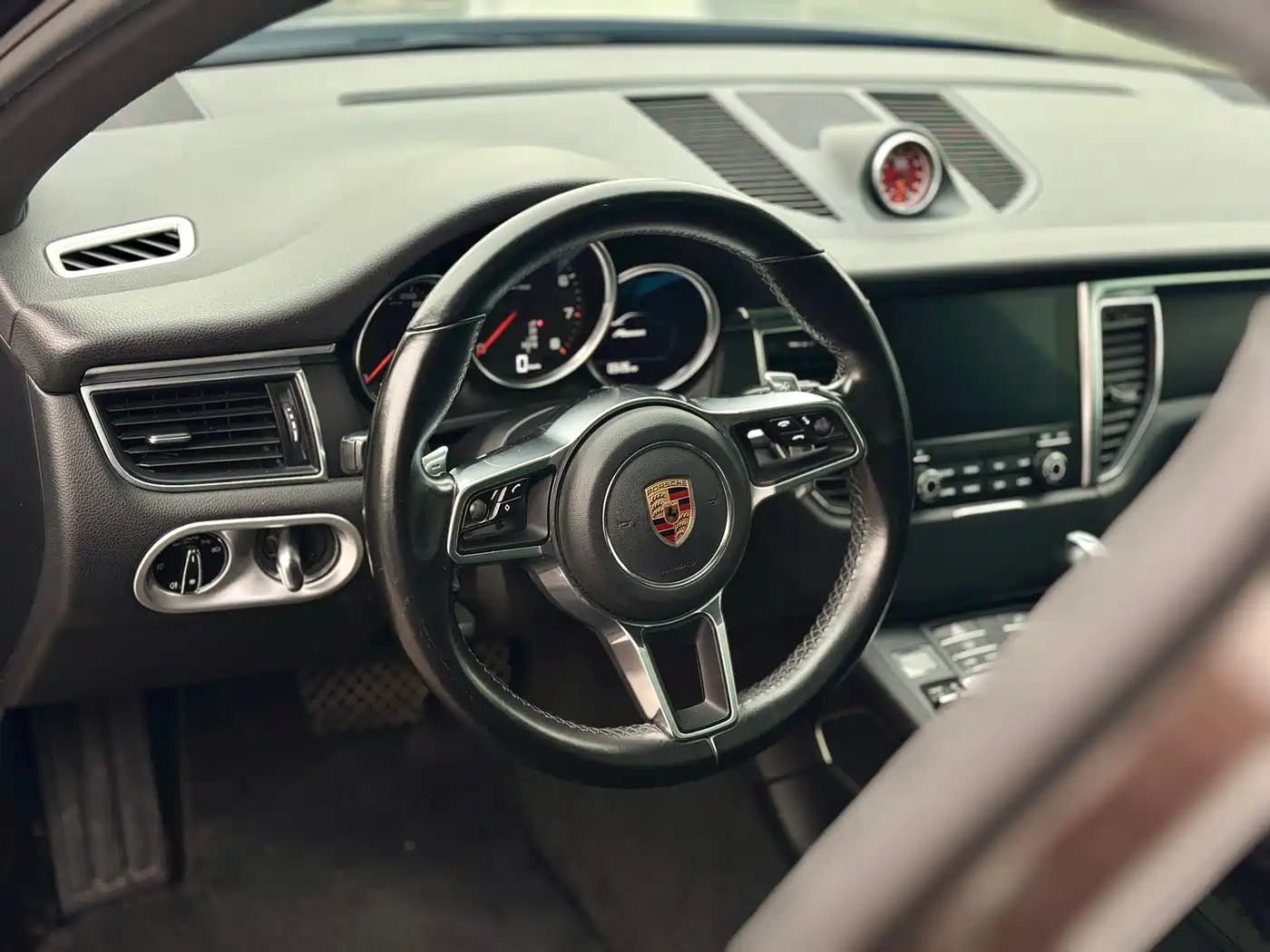 Porsche Macan 2018 Macan 2.0T фото 10