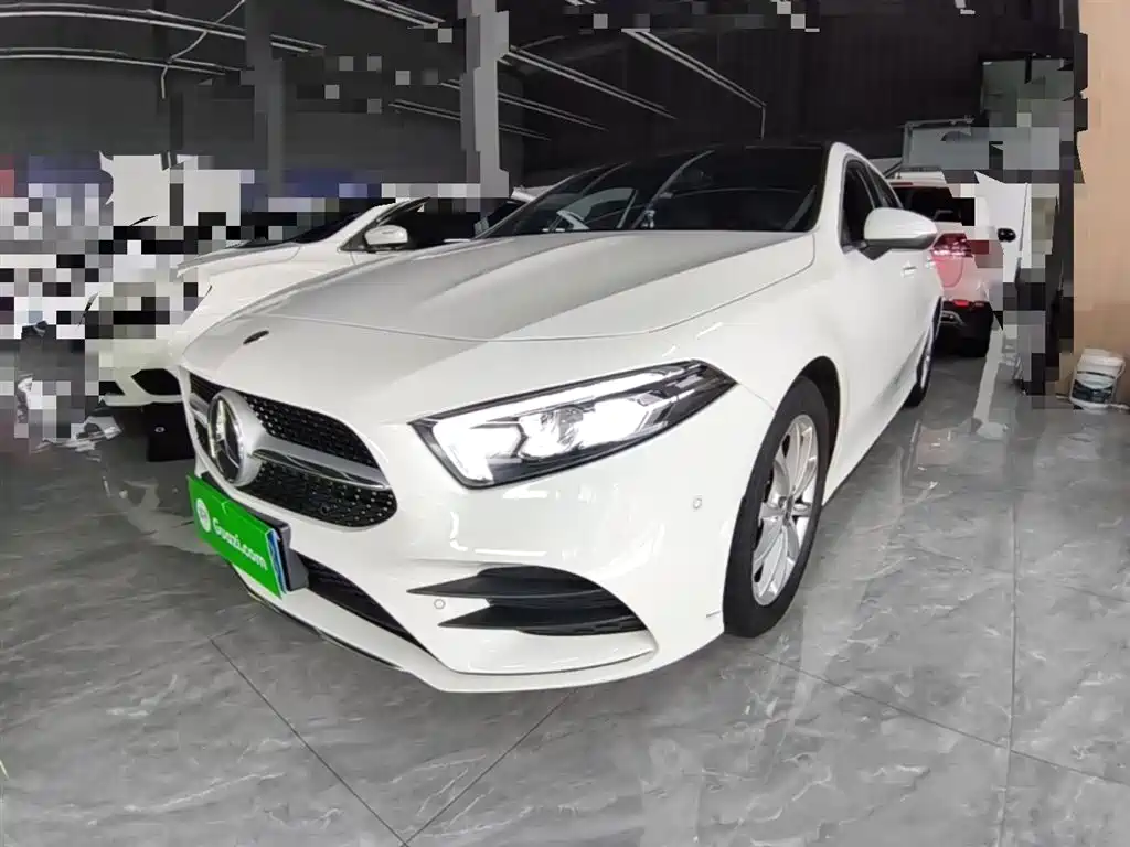 Mercedes-Benz A-Class 2021 A 200 L Sport Sedan Fashion Edition фото 2